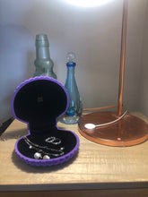 Load image into Gallery viewer, CLAM SHELL JEWELLERY BOX